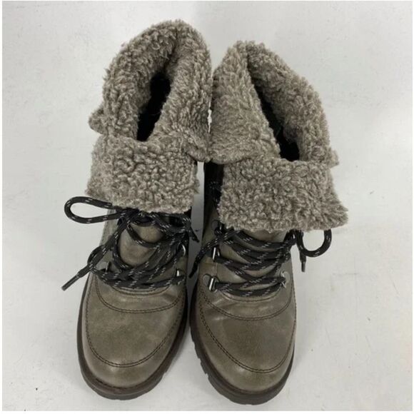MUDD Ridge Grey Fur Trim Chunky Heel Lug Sole Ankle Boots size 9.5 - Picture 2 of 6